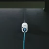 go-e Charger Gemini Wallbox Installation mit Ladekabel während Ladevorgang
